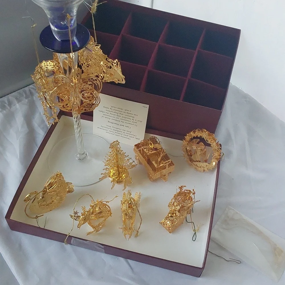 DANBURY  MINT‎ 12 PC  GOLD CHRISTMAS ORNAMENTS  (ANGEL BOX)